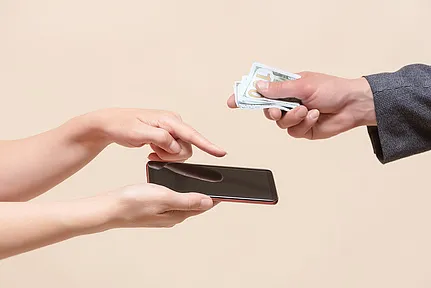 Handy gegen Geld eintauschen.